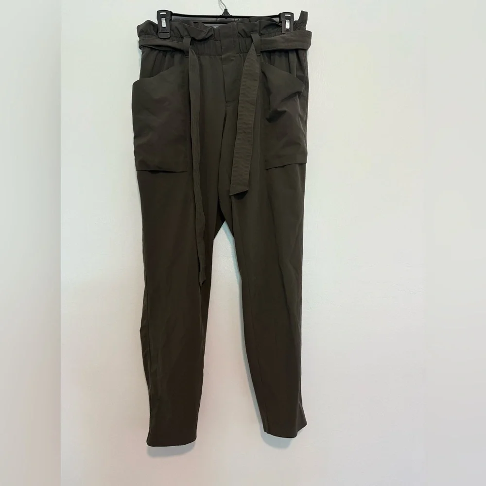 Athleta Skyline Pant Paperbag Waist Black Size 6 (Green Almost Gray)